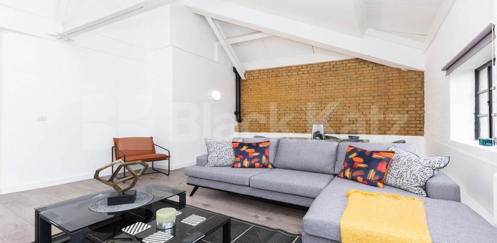 			3 Bedroom, 2 bath, 1 reception Maisonette			 SPRINGFIELD HOUSE LOFTS-TYSSEN STREET, DALSTON E8